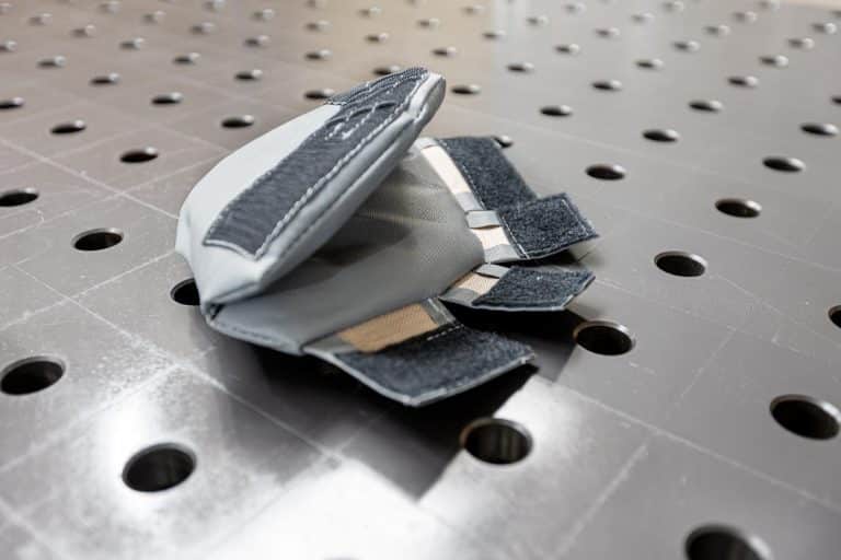 IFS Plast25 Isoliertasche, Dämmkissen und Isoliermatten in unterschiedlichen Formen und Größen und Längen, für Industrieanlagen, Verteiler, Dampfverteiler, für Armaturen, Ventile, Filter, Siebkorbfilter, Rohre, Schläuche, Individuell und auf Maß angefertigt, hochwertige, Klettverschluss, Schnallenverschluss für eine einfache und schnelle Montage, Energieeffizient