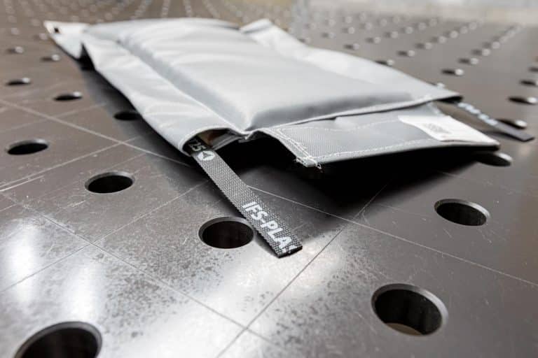 IFS Plast25 Isolierkissen, Dämmkissen und Isoliermatten in unterschiedlichen Formen und Größen und Längen, für Industrieanlagen, Verteiler, Dampfverteiler, für Armaturen, Ventile, Filter, Siebkorbfilter, Rohre, Schläuche, Individuell und auf Maß angefertigt, hochwertige, Klettverschluss, Schnallenverschluss für eine einfache und schnelle Montage, Energieeffizient